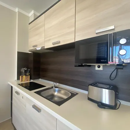 Summer Breеze 204 Private Sunny Apartment *
